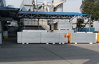 12月26日，志遠(yuǎn)凈化工程項(xiàng)目——江蘇省宜興市某工廠凈化車(chē)間凈化工程施工中