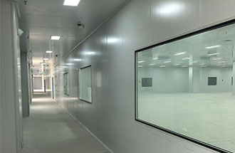 3月5日，三門峽產(chǎn)業(yè)園標準廠房凈化裝修工程局部驗收中